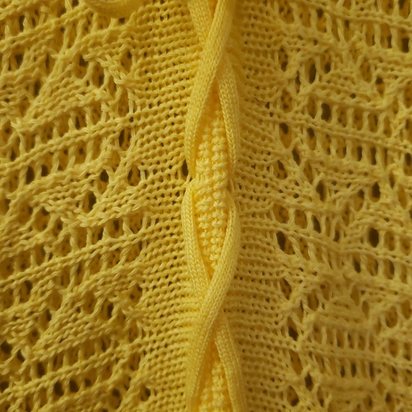 I.N. SAN FRANCISCO YELLOW SWEATER - Picture 2 of 4